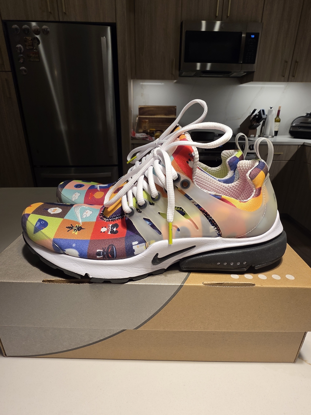 Nike Air Presto - Multi-Color Size M